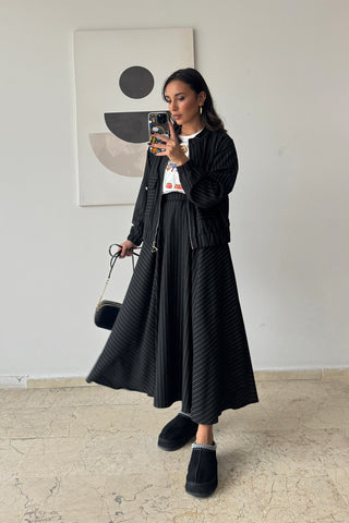 Çizgili Etekli Takım - Siyah