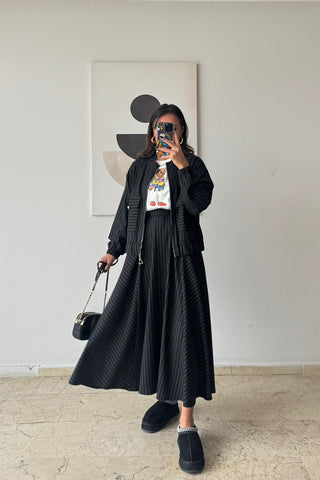 Çizgili Etekli Takım - Siyah