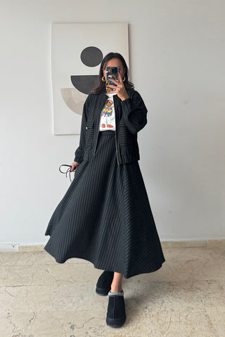 Çizgili Etekli Takım - Siyah